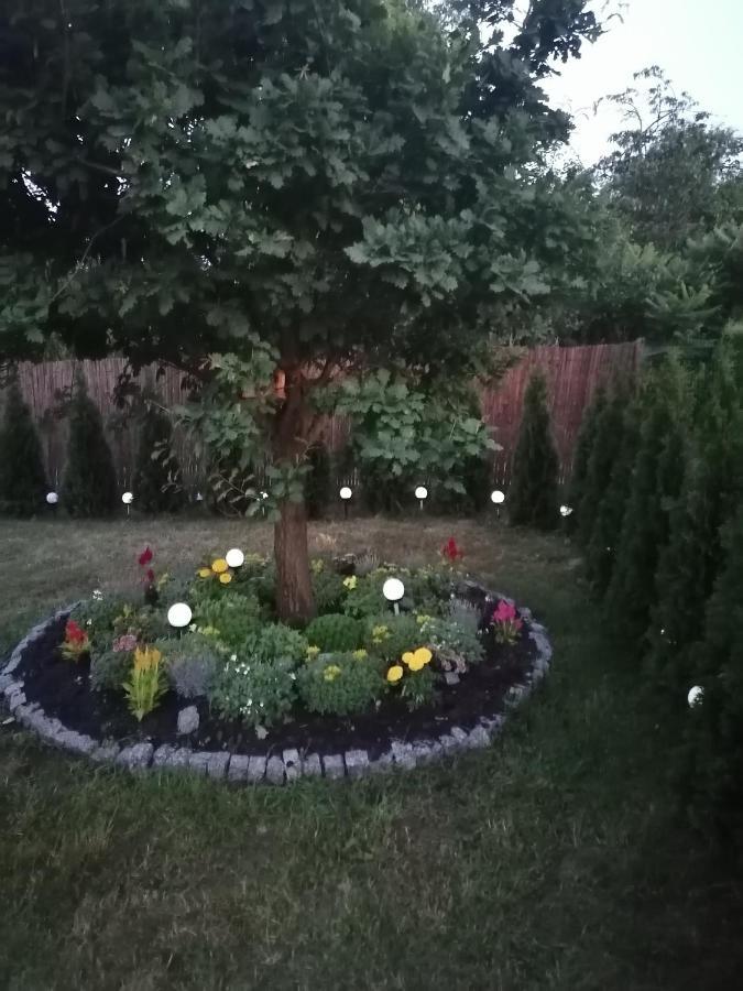 Dom Wakacyjny Gajowka Z Ogrodem Rzyki Luaran gambar