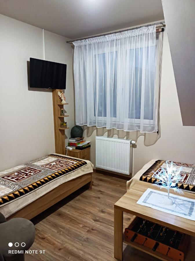 Dom Wakacyjny Gajowka Z Ogrodem Rzyki Luaran gambar